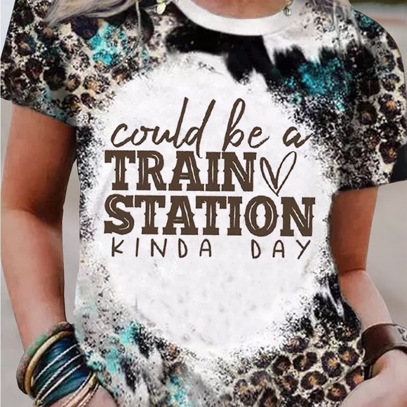🔥🔥SALE🔥🔥Apricot train station leopard print t-shirt - Picture 2 of 4